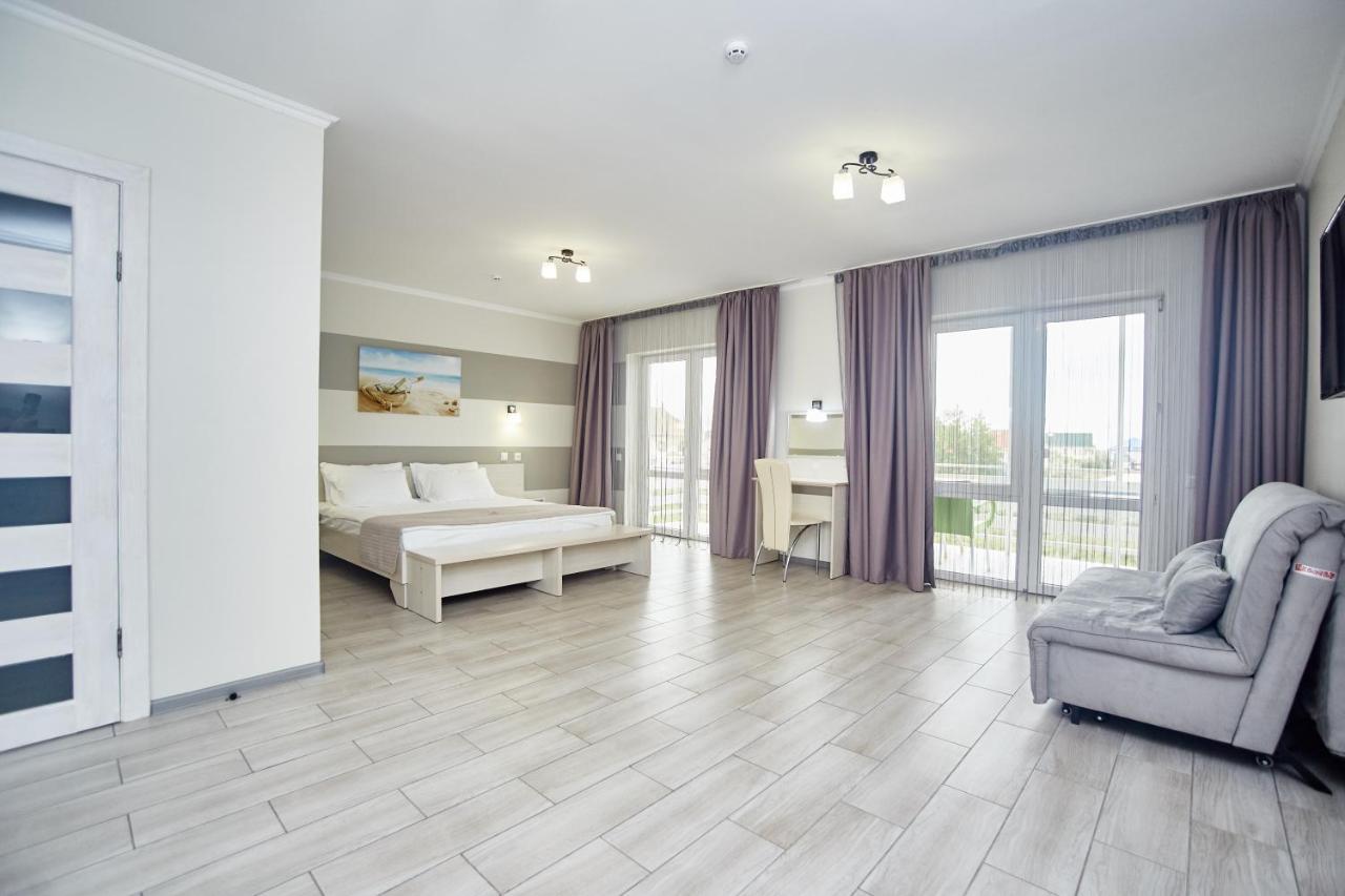 Family Hotel Happy Inn Zatoka Exteriör bild
