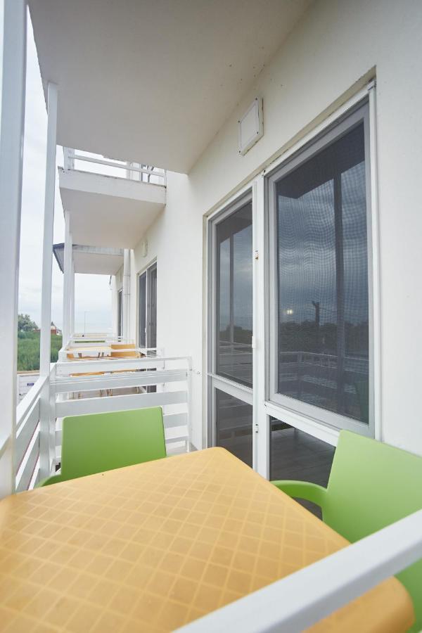 Family Hotel Happy Inn Zatoka Exteriör bild